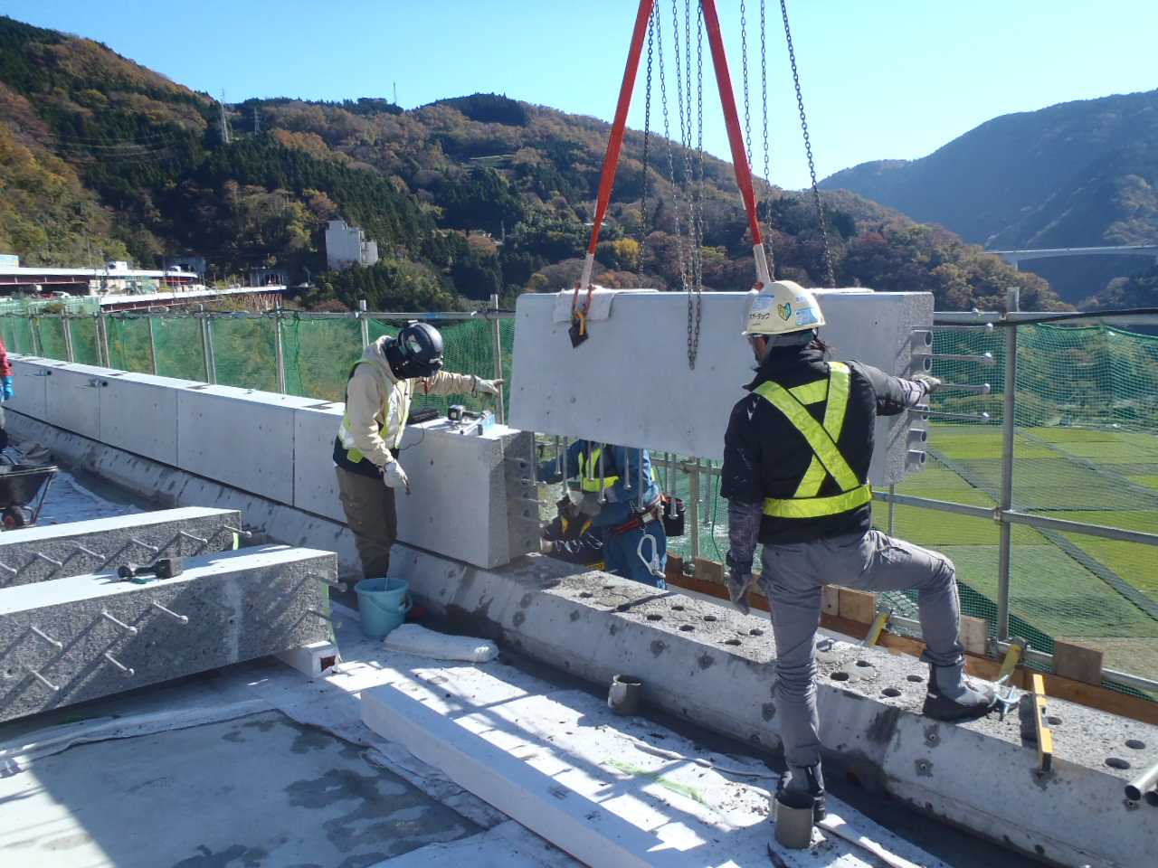 東名高速道路(特定更新等)大井松田IC～御殿場IC(左ルート)間床版取替工事